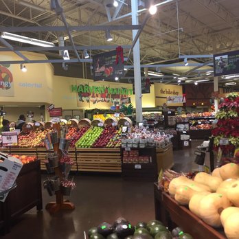 Big Y - Big Y of Easton -- Highlands Plaza : 25 Robert Drive, Easton               Interior - Grocery Near Me - Easton, Massachusetts