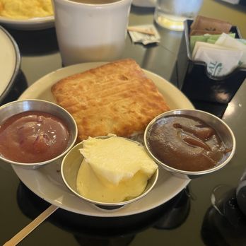 Kenny's Southside Sandwiches - Biscuit - Breakfast & Brunch Near Me - Chattanooga, Tennessee