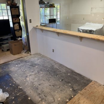 Shawn’s Hauling - Kitchen demo: cabinets and countertops - Junk Removal & Hauling Near Me Shawn’s Hauling - Kitchen demo: cabinets and countertops - Junk Removal & Hauling Near Me