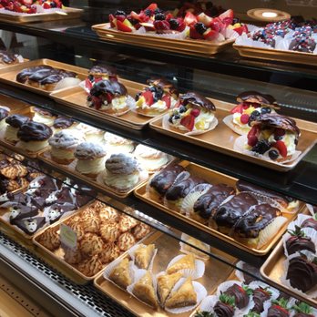 Shea Schat's - dessert display - Bakeries Near Me - Mammoth Lakes, California