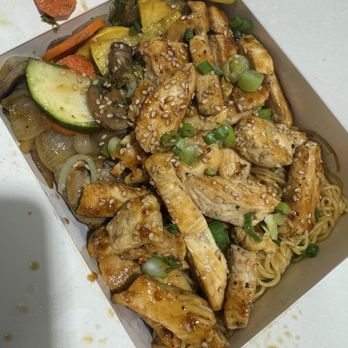 Detroit Hibachi - Chicken noodle and fried rice - Japanese Near Me - Detroit, Michigan Detroit Hibachi - Chicken noodle and fried rice - Japanese Near Me - Detroit, Michigan