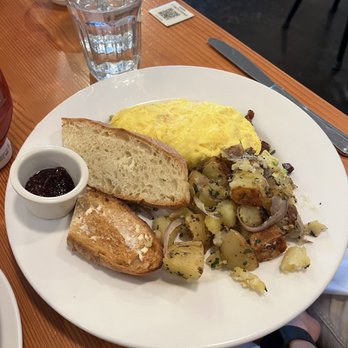 Cafe Bernardo  - Bacon and Avocado Omelette - New American Near Me - Davis, California