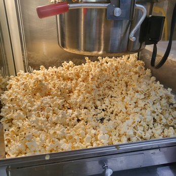 Stop n Pop - popcorn being made in a machine - Desserts Near Me - Orangeburg, South Carolina