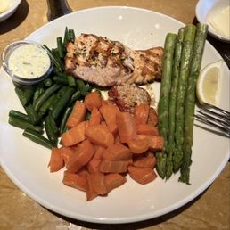 SkinnyLicious Grilled Salmon