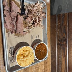 4 Rivers Smokehouse - smoked brisket  pulled pork Mac & Cheese  4R BBQ Beans