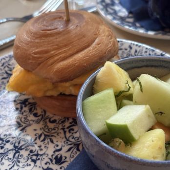 The Hampton Social - Streeterville - Breakfast Sandwich - New American Near Me - Chicago, Illinois