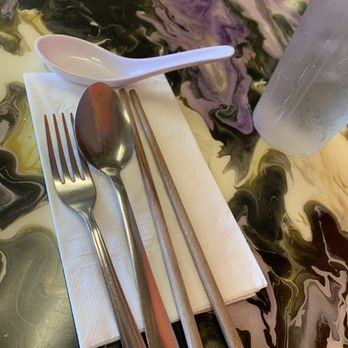 Que Huong Restaurant - Eating Utensils - Vietnamese Near Me - Phoenix, Arizona