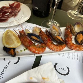 Ciutat Comtal - Prawns, Mussels, Clams Grill - Tapas Bars Near Me - Barcelona, B