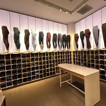 Lululemon - Women's Clothing Near Me - Los Angeles, California