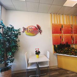 Mr. Mango's - Inside