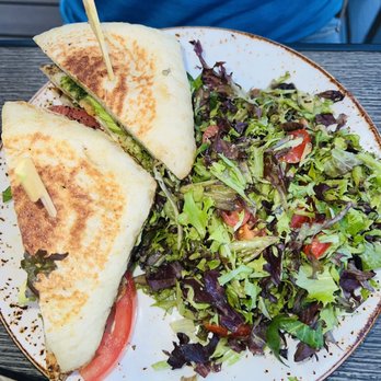 Le Papagayo - Chicken sandwich - Breakfast & Brunch Near Me - Encinitas, California Le Papagayo - Chicken sandwich - Breakfast & Brunch Near Me - Encinitas, California