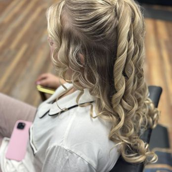 Legacy Salon - Hair Salons Near Me - Warrensburg, Missouri