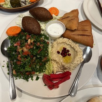 Mandaloun - Combo Platter - Mediterranean Near Me - Jacksonville, Florida Mandaloun - Combo Platter - Mediterranean Near Me - Jacksonville, Florida