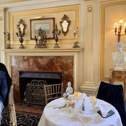 Dining room at Grand Island Mansion