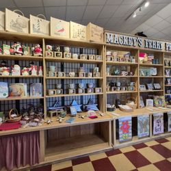 Mackeys Ferry Peanuts & Gifts