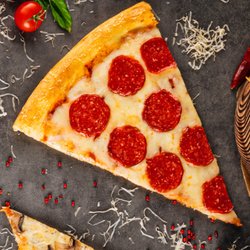 Moncheese Pizza