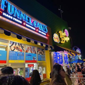 Route 66 - Food - Landmarks & Historical Buildings Near Me - Santa Monica, California