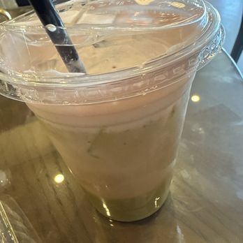 Habibi's - Strawberry pistachio latte - Cafes Near Me - Fullerton, California