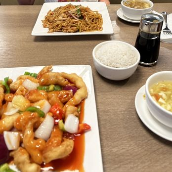 Ginger Oriental Resturant - Sweet & Sour Chicken, egg drop soup & chicken lo mein. Yummm - Pan Asian Near Me - Grand Junction, Colorado