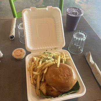 Bloom - Garlic fries and crispy chicken sandwich - Coffee & Tea Near Me - Los Angeles, California Bloom - Garlic fries and crispy chicken sandwich - Coffee & Tea Near Me - Los Angeles, California