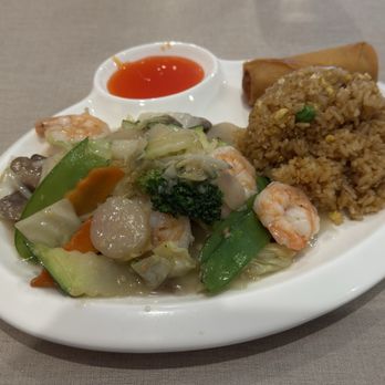Linh-Nam Chinese Restaurant - Shrimp & Vegetables $12.95 lunch with choice of soup! Worth every penny! - Chinese Near Me - Marana, Arizona