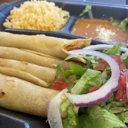 Starlight Cafe - Chicken Flautas