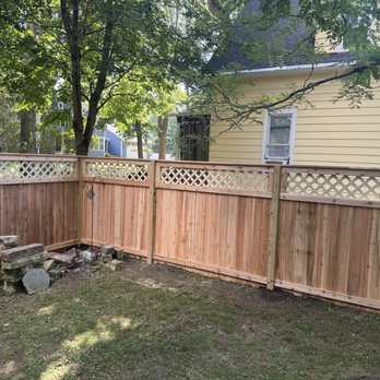 Kopp Fencing - Cedar fence with lattice top - Fences & Gates Near Me - Cedar Rapids, Iowa Kopp Fencing - Cedar fence with lattice top - Fences & Gates Near Me - Cedar Rapids, Iowa