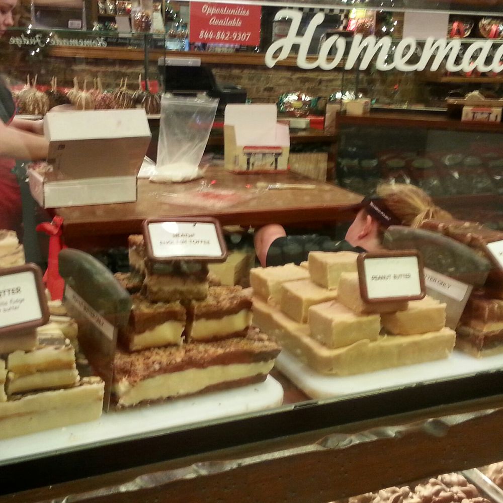 River Street Sweets - Fudge - Desserts Near Me - Savannah, Georgia River Street Sweets - Fudge - Desserts Near Me - Savannah, Georgia