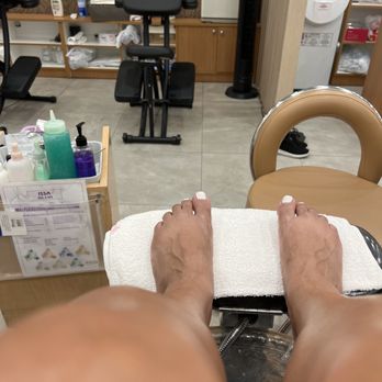 Issa Nails - Waiting for pedi - Nail Salons Near Me - New York, New York
