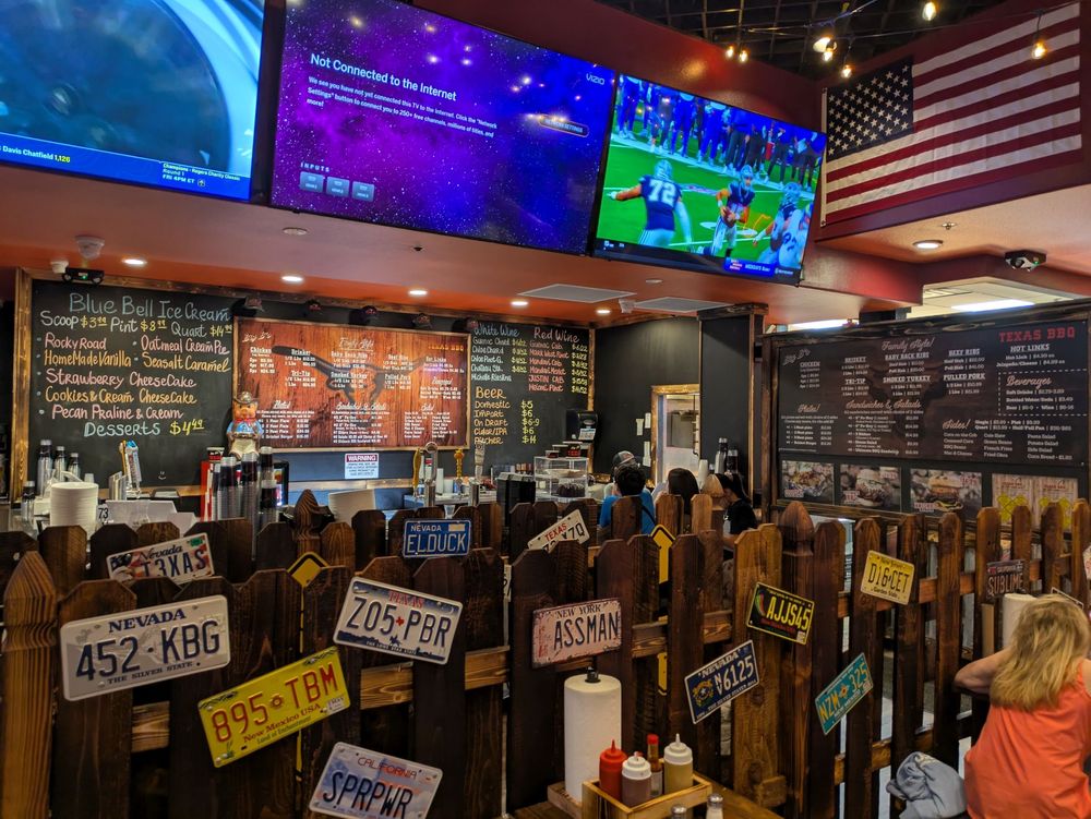 Big B’s Texas BBQ - Photo 2