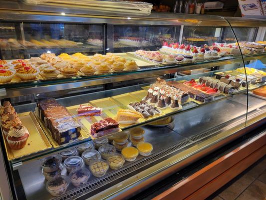 Caledonia Bakery & Pastry by null