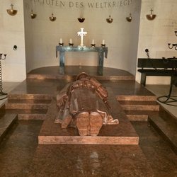Krypta am Heldendenkmal