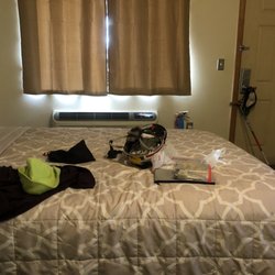Largo Cafe & Hotel - Interior: assigned room in Largo Motel