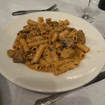 La Scarola - Penne vodka with meatballs - Italian Near Me - Chicago, Illinois La Scarola - Penne vodka with meatballs - Italian Near Me - Chicago, Illinois