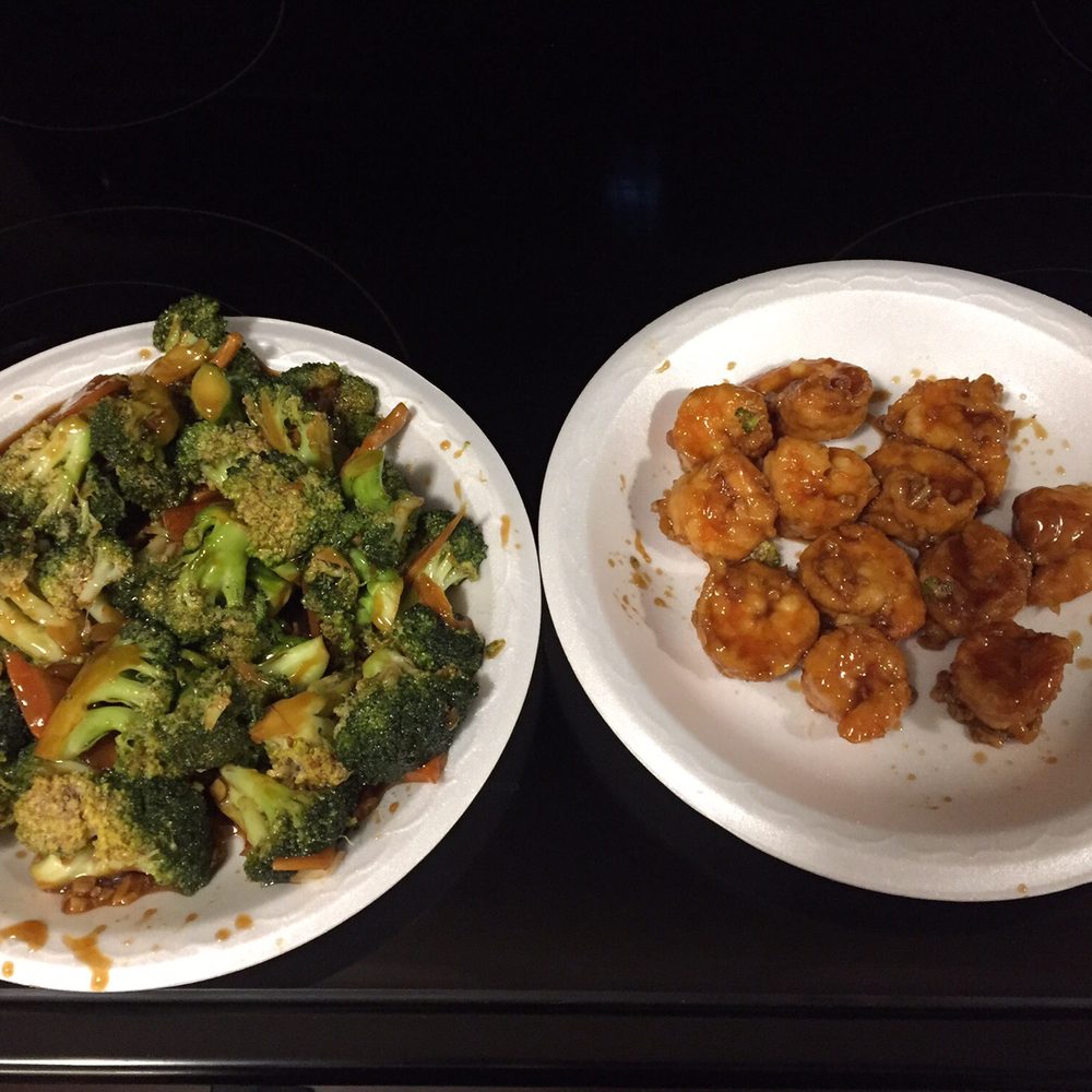 Twin Dragons - Large shrimp and broccoli- paid extra for double shrimp- only got 12 shrimp - $12.55 total for this - Chinese Near Me - Mascoutah, Illinois Twin Dragons - Large shrimp and broccoli- paid extra for double shrimp- only got 12 shrimp - $12.55 total for this - Chinese Near Me - Mascoutah, Illinois