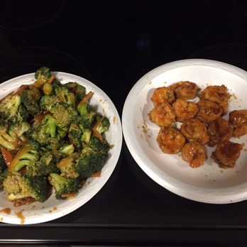 Twin Dragons - Large shrimp and broccoli- paid extra for double shrimp- only got 12 shrimp - $12.55 total for this - Chinese Near Me - Mascoutah, Illinois Twin Dragons - Large shrimp and broccoli- paid extra for double shrimp- only got 12 shrimp - $12.55 total for this - Chinese Near Me - Mascoutah, Illinois