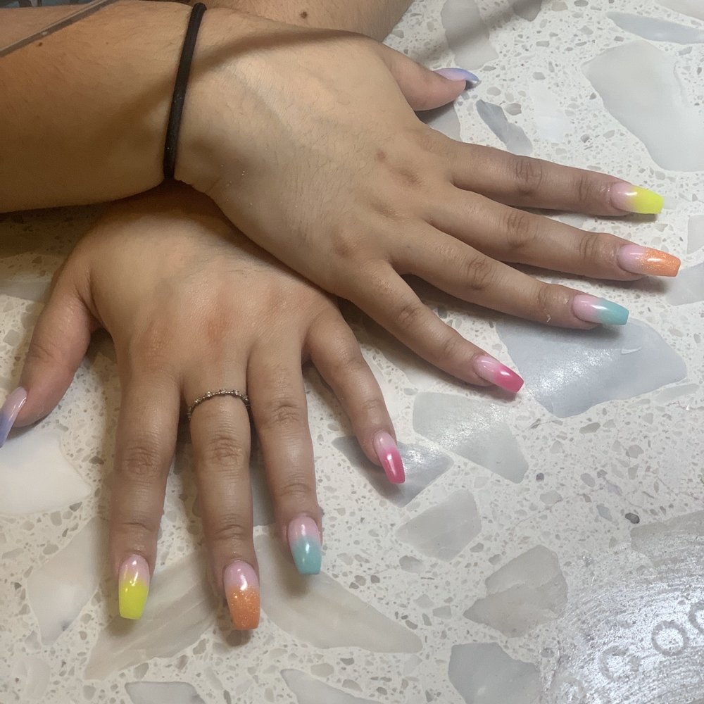 Lee Nails & Salon - Ombré Colorful Nails - Nail Salons Near Me - Windermere, Florida Lee Nails & Salon - Ombré Colorful Nails - Nail Salons Near Me - Windermere, Florida