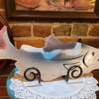 Breezeway antiques & gifts - Thrift Stores Near Me - The Dalles, Oregon
