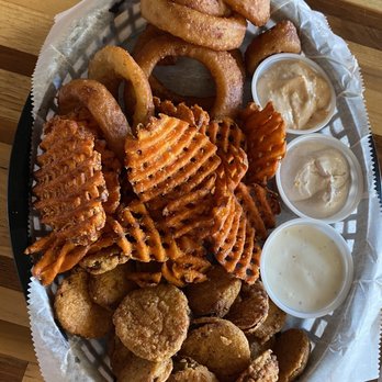 Savage's Ale House - Appetizer Sampler - New American Near Me - Muncie, Indiana Savage's Ale House - Appetizer Sampler - New American Near Me - Muncie, Indiana