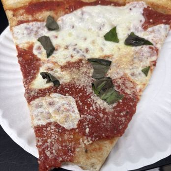 Joe's Pizzeria - margherita slice - Pizza Near Me - Brooklyn, New York Joe's Pizzeria - margherita slice - Pizza Near Me - Brooklyn, New York