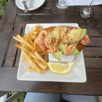 Red House - Sriracha and avocado lobster roll - New American Near Me - Cambridge, Massachusetts Red House - Sriracha and avocado lobster roll - New American Near Me - Cambridge, Massachusetts