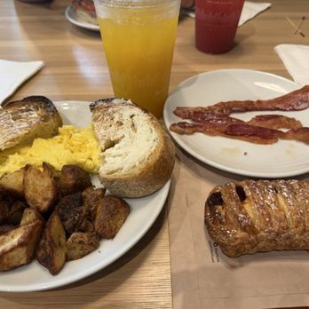 Wildflower - Egg breakfast with bacon, mango Thai lemonade & cherry cream pastry - Sandwiches Near Me - Phoenix, Arizona Wildflower - Egg breakfast with bacon, mango Thai lemonade & cherry cream pastry - Sandwiches Near Me - Phoenix, Arizona
