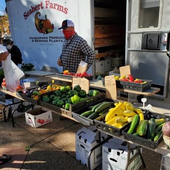 Kenmore Farmers Market - Seabert Farms stand at the Kenmore Farmers Market. 10/11/2020 - Farmers Market Near Me - Kenmore, New York Kenmore Farmers Market - Seabert Farms stand at the Kenmore Farmers Market. 10/11/2020 - Farmers Market Near Me - Kenmore, New York