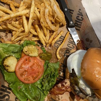 Tricky Fish - Farmhouse Burger! - Seafood Near Me - Richardson, Texas