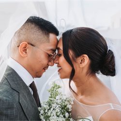 Under the veil shot displaying my edible low bun!