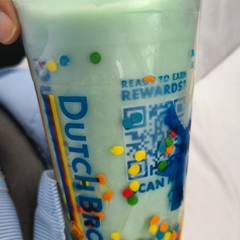 Dutch Bros Coffee - Cotton Candy Dutch Frost - Juice Bars & Smoothies Near Me - Austin, Texas