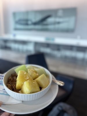 United Polaris Lounge by null