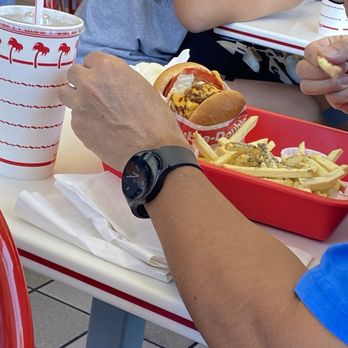 In-N-Out Burger - Classic burger with fries and soft drink - Fast Food Near Me - Milpitas, California In-N-Out Burger - Classic burger with fries and soft drink - Fast Food Near Me - Milpitas, California
