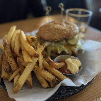 Road Trip - Mac daddy burger (split) - Burgers Near Me - Guerneville, California Road Trip - Mac daddy burger (split) - Burgers Near Me - Guerneville, California