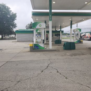 bp - Side of gas station store - Gas Stations Near Me - Greensboro, North Carolina